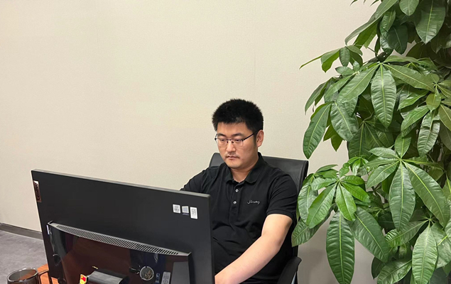 致敬！逆行者 | 广博新元青年干部王凡：疫情不息，逆行一直！